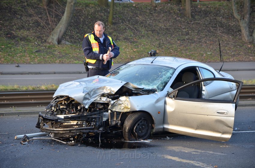 VU PKW Baum Koeln Muelheim Pfaelzischer Ring P086.JPG